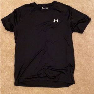 Men’s underarmour shirt
